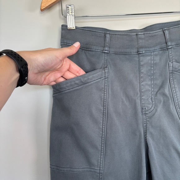 Spanx Size Medium Stretch Twill Pant Straight Leg Gray Casual Stretch Slimming - Picture 5 of 10